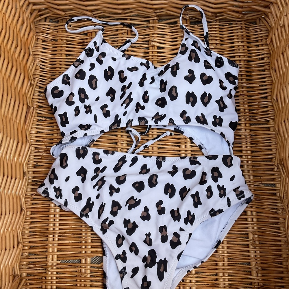 Leopard Print Women's One Piece Swimsuit